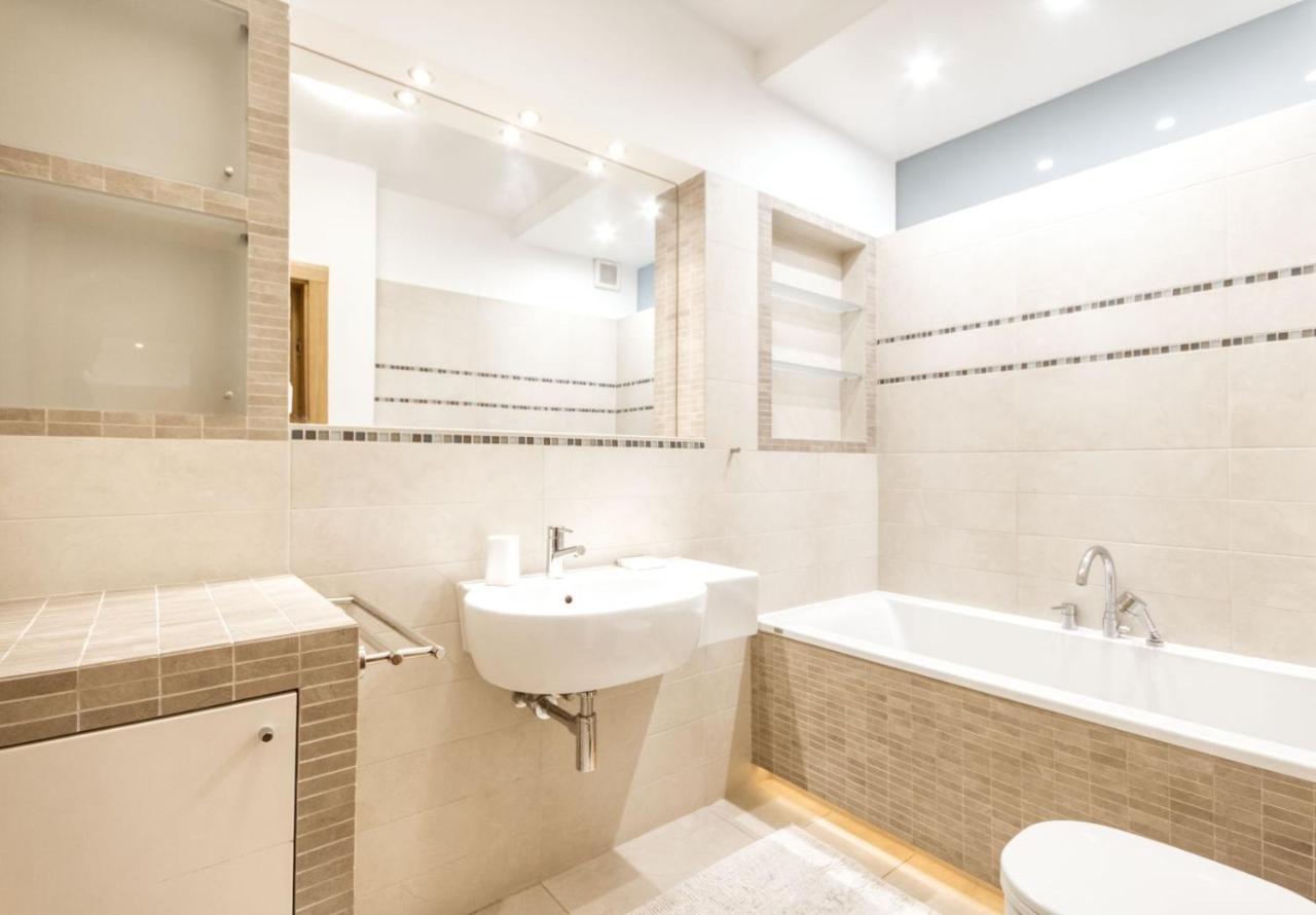 Vive Modern 3-bedroom Flat In Guarded Estate, Parking *