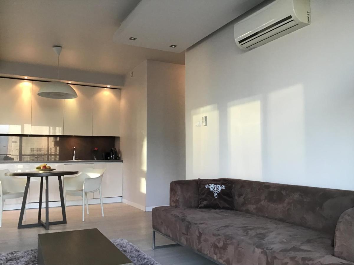 Khách sạn hẻo lánh Platinum Towers *