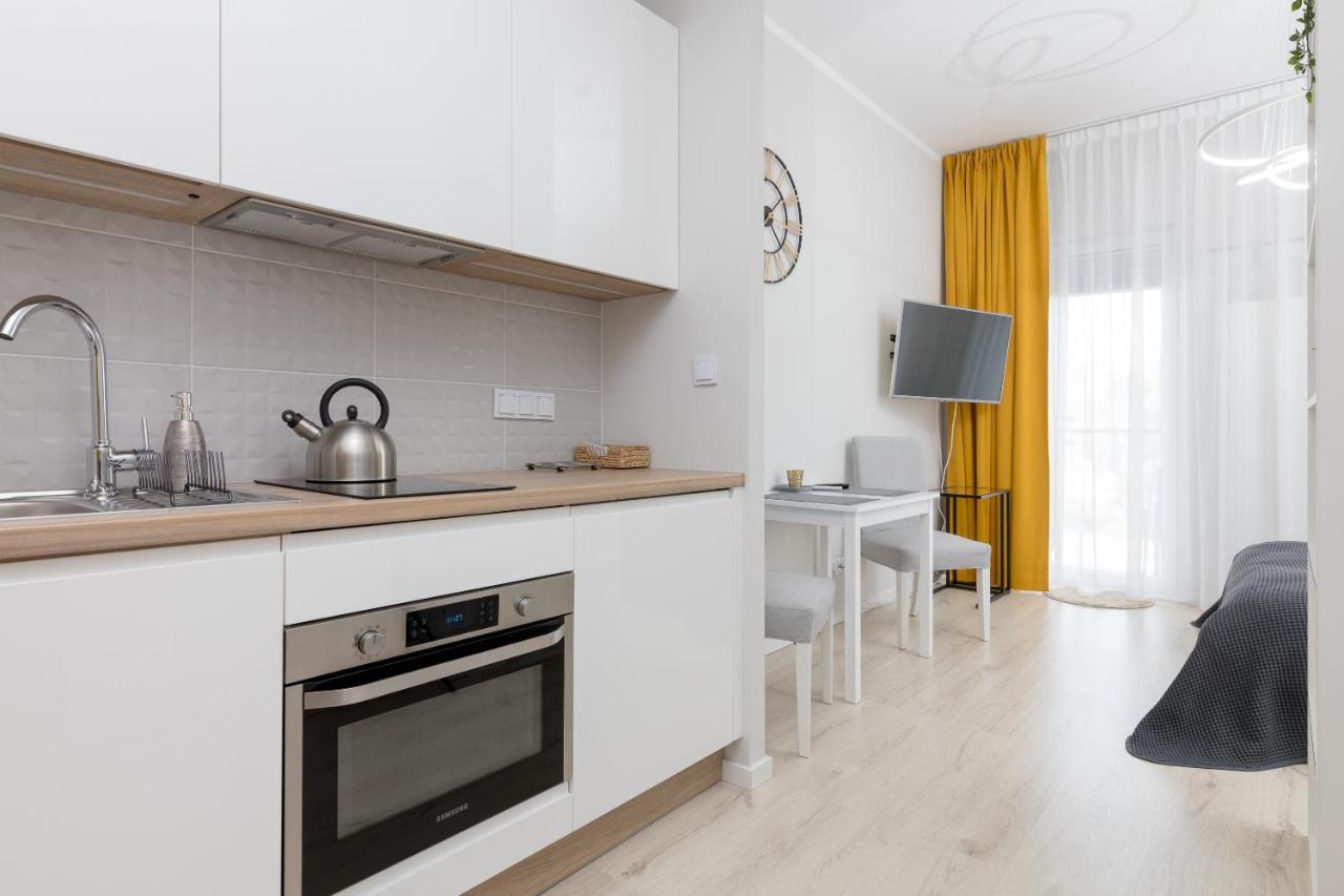 Apartment Yellow Sunset Studio Warsaw