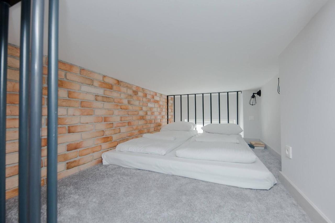 Apartment 4 Eco Chateau Jagiellonska 22 Old Town Warsaw
