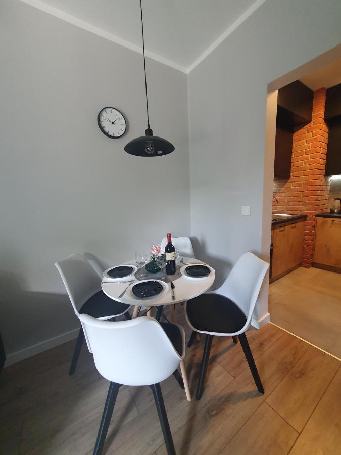 Vizzit Us Premium Marina Mokotow