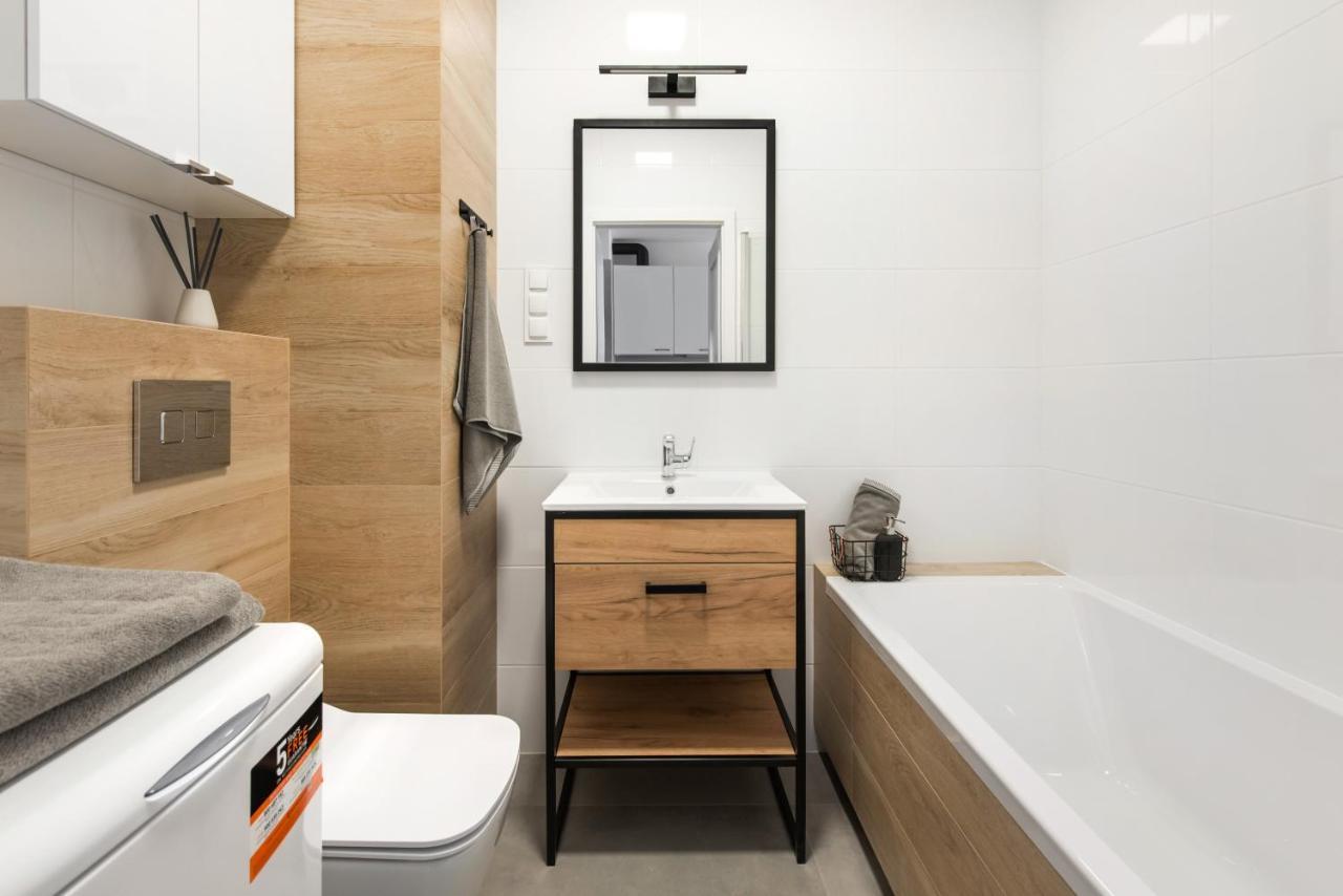 Superapart Stalowa 39 Modern Unit With Kitchen & Wifi * Warsaw