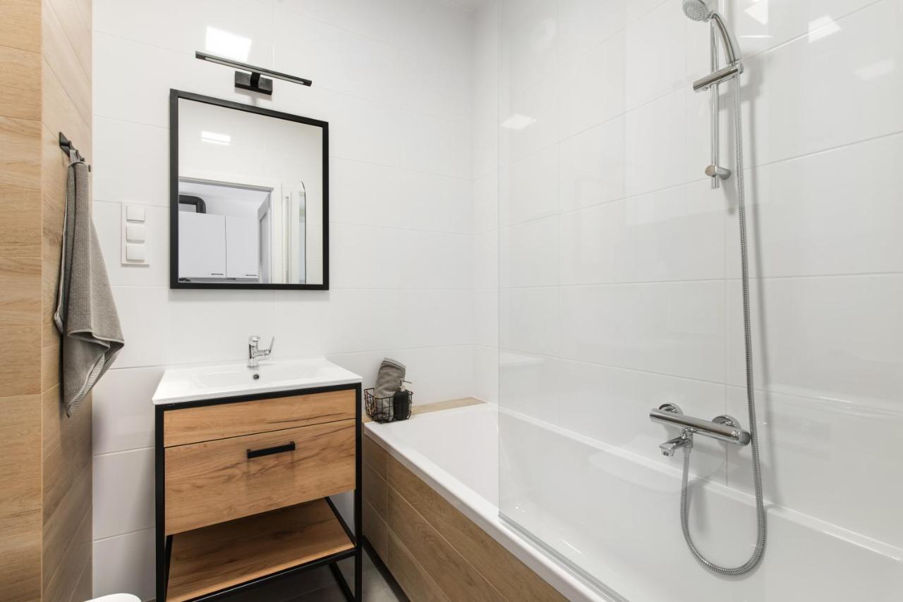 Superapart Stalowa 39 Modern Unit With Kitchen & Wifi Apartment Warsaw