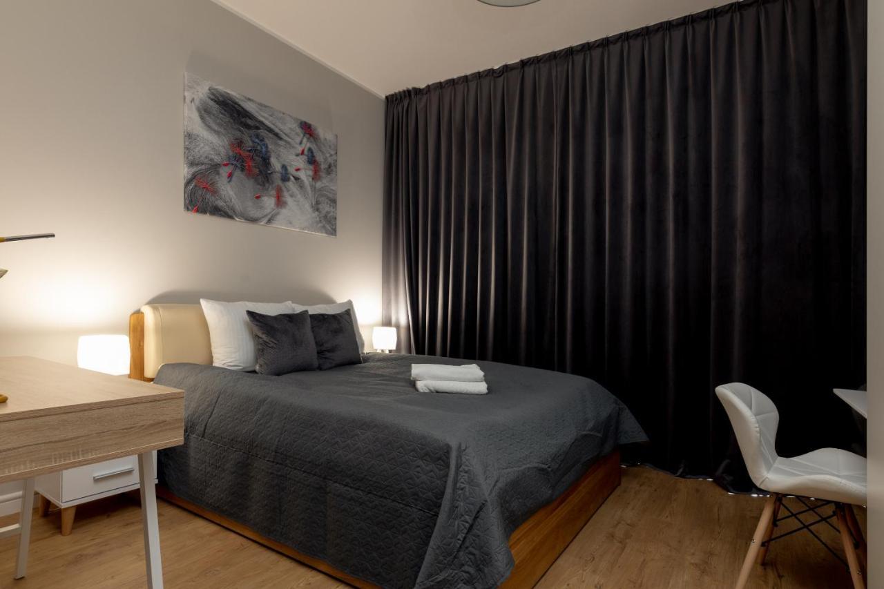 Apartment Wola Chic Silver *