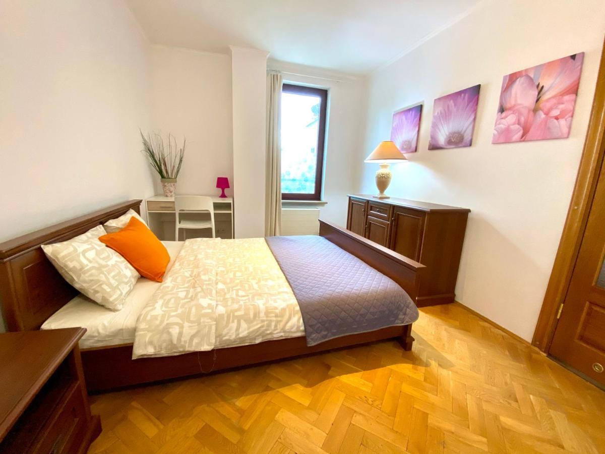 Apartment Center Warsaw - Apartmenty Jana Pawla II Warsaw
