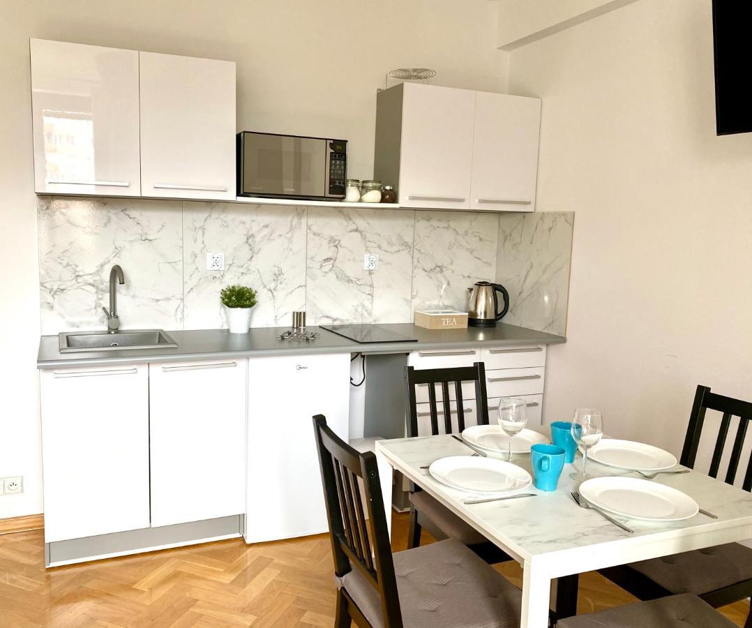 Center Warsaw - Apartmenty Jana Pawla II Warsaw