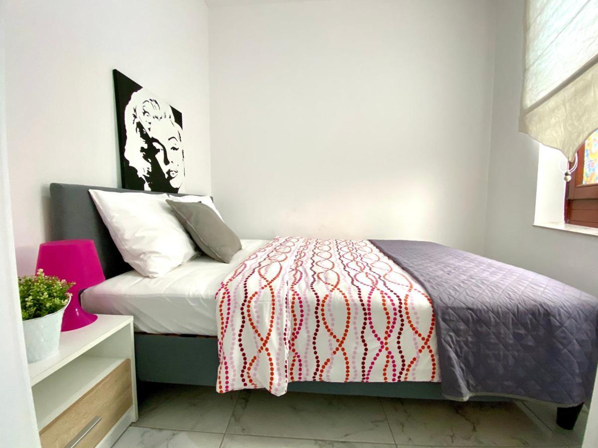 Center Warsaw - Apartmenty Jana Pawla II Apartment