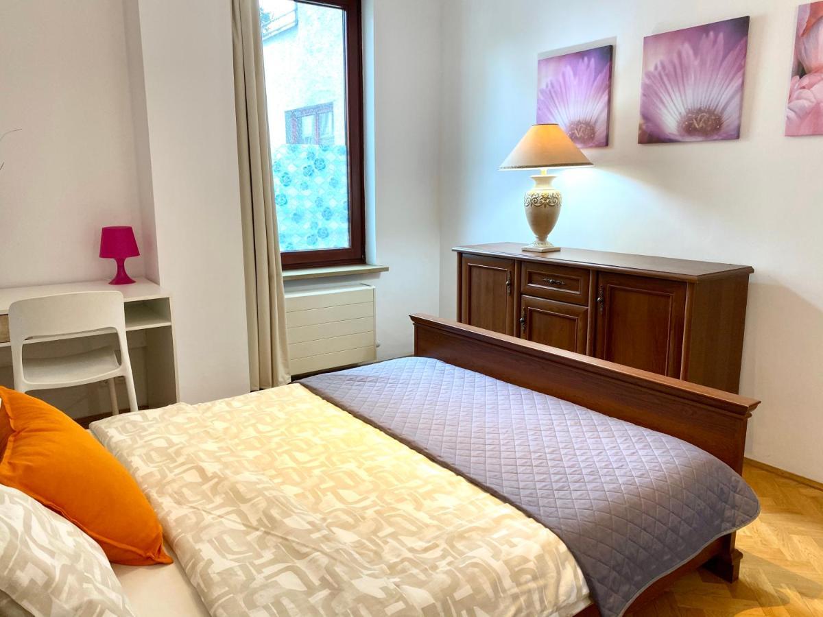 Apartment Center Warsaw - Apartmenty Jana Pawla II Warsaw
