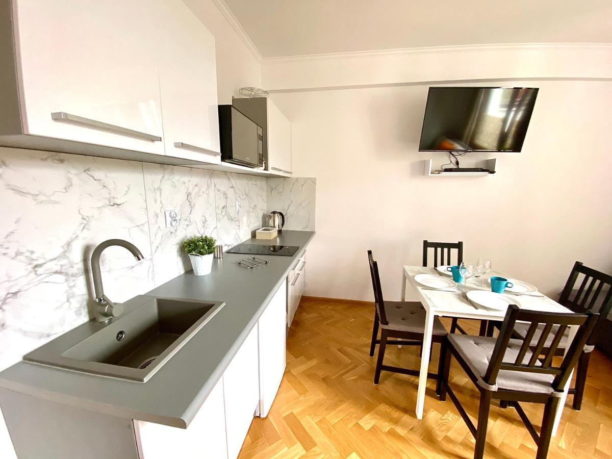 Apartment Center Warsaw - Apartmenty Jana Pawla II *