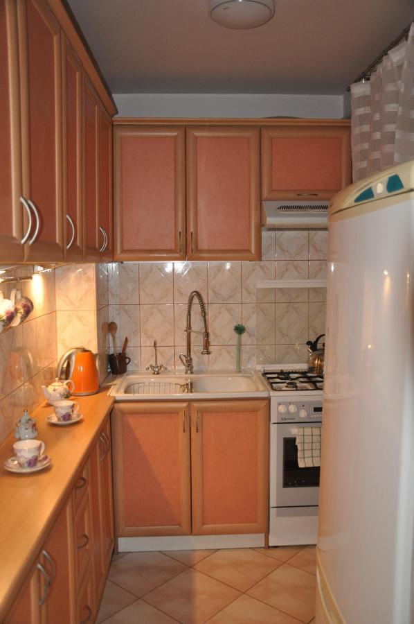 Lawendowe Swiatlo - Przy Stacji Metra Apartamento Varsóvia