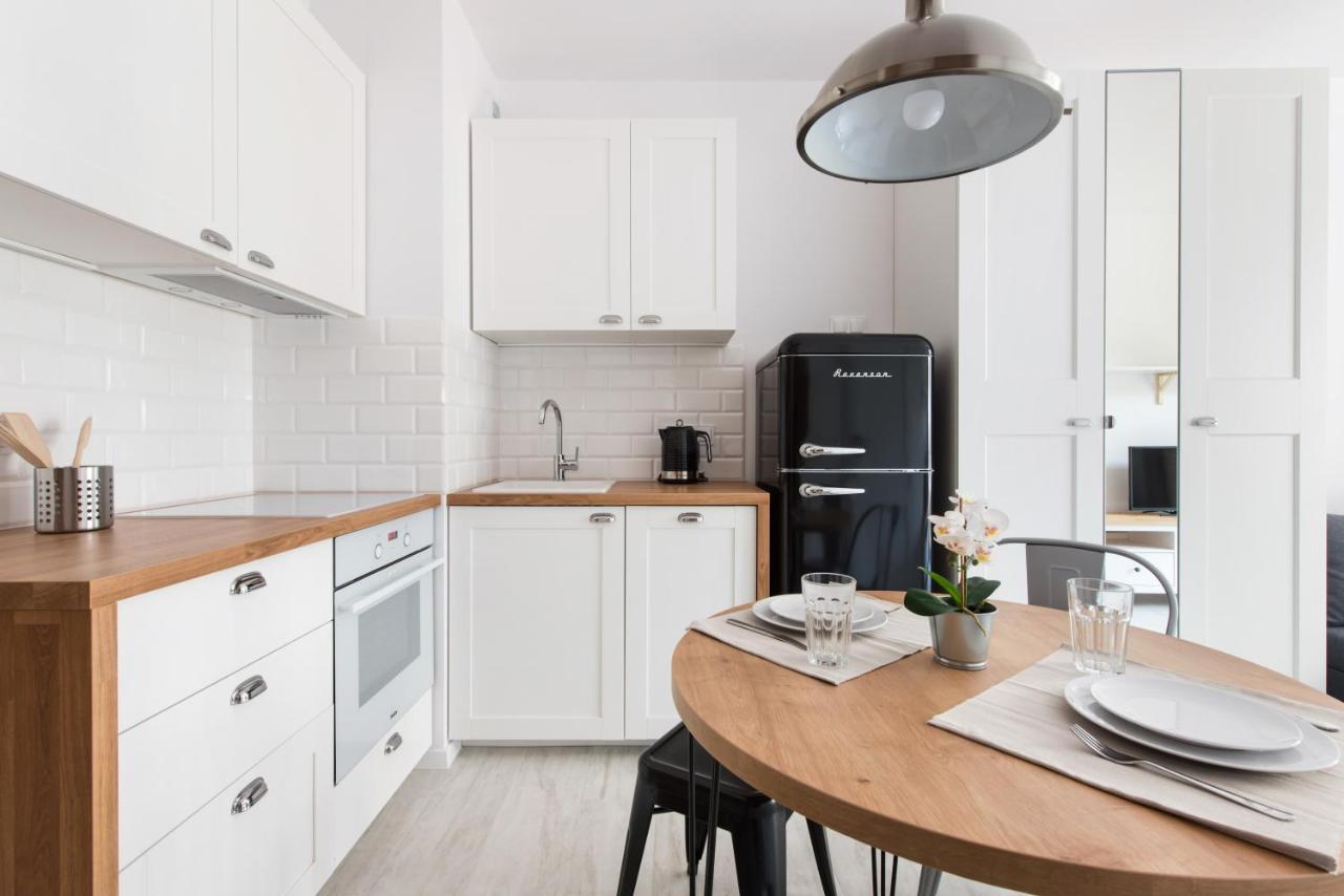 Superapart Stalowa 39 Modern Unit With Kitchen & Wifi