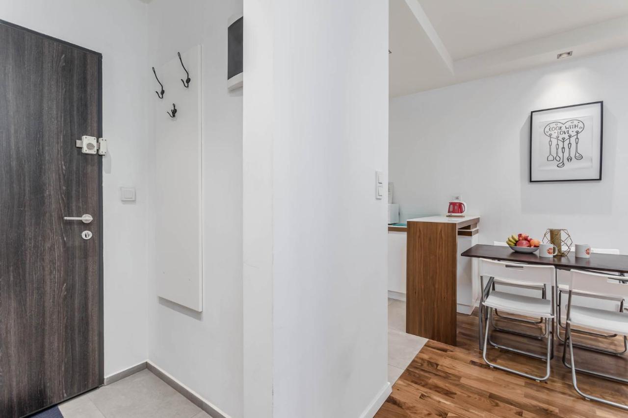 Chill Airport Apartment