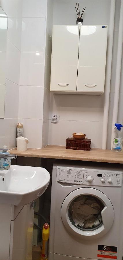 Lawendowe Swiatlo - Przy Stacji Metra Apartamento