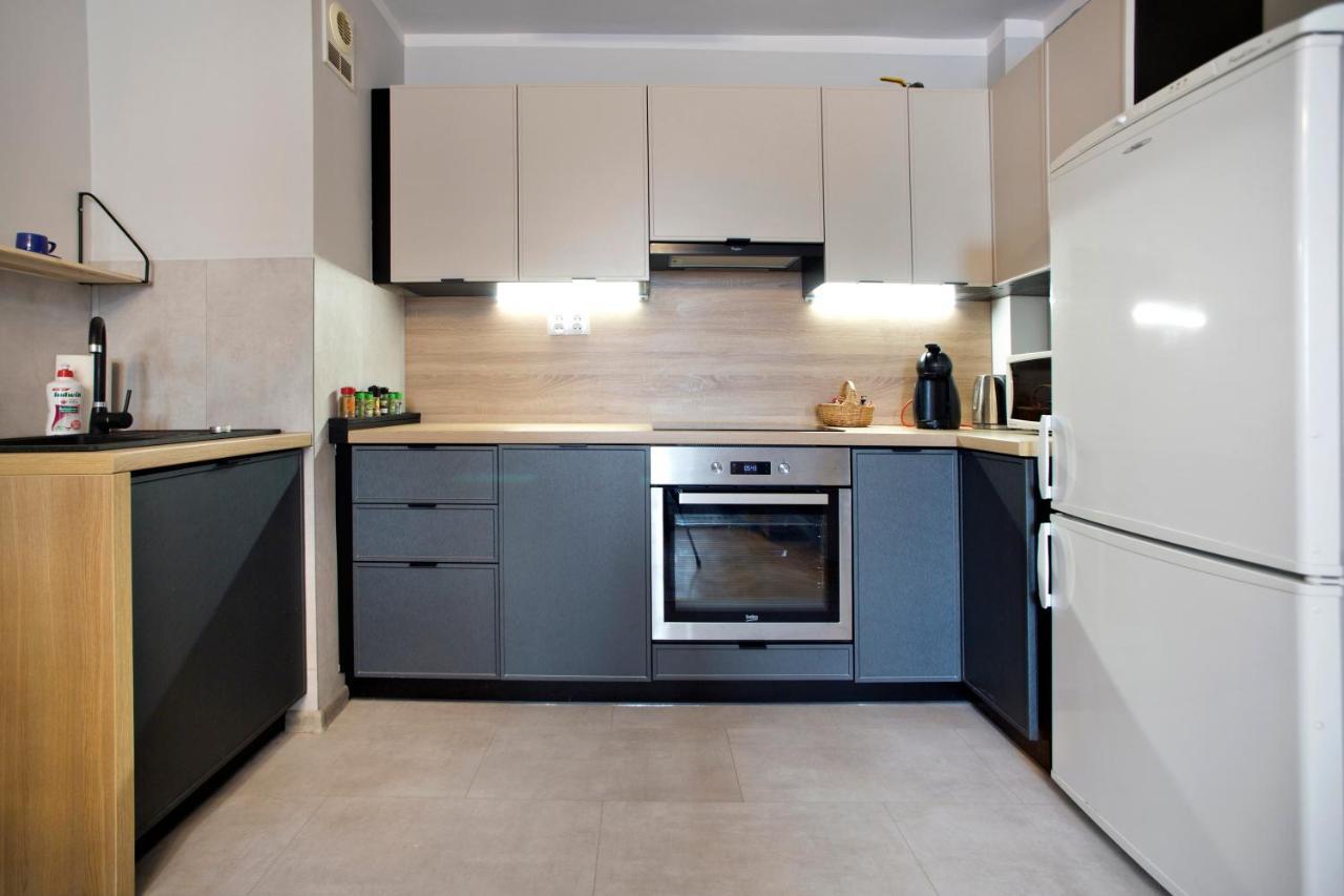 Hala Mirowska Apartment Warsaw