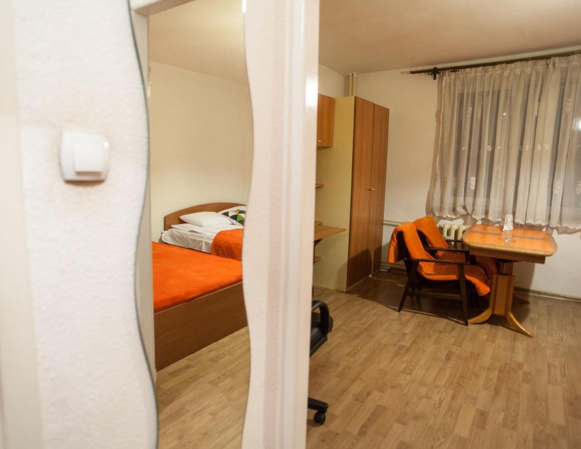 Apartment Studio Solec 83