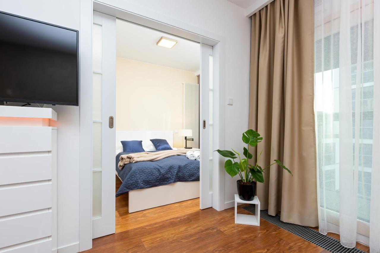 Royal Center Mennica By Renters *