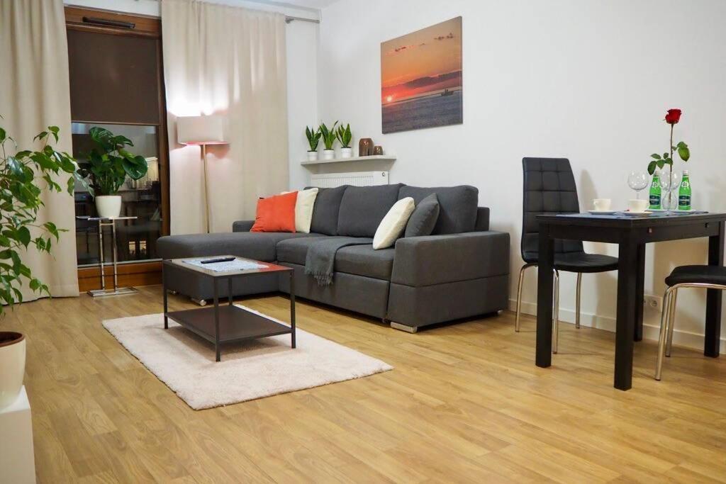Apartment Wilanow Close To Town Hall And Palace