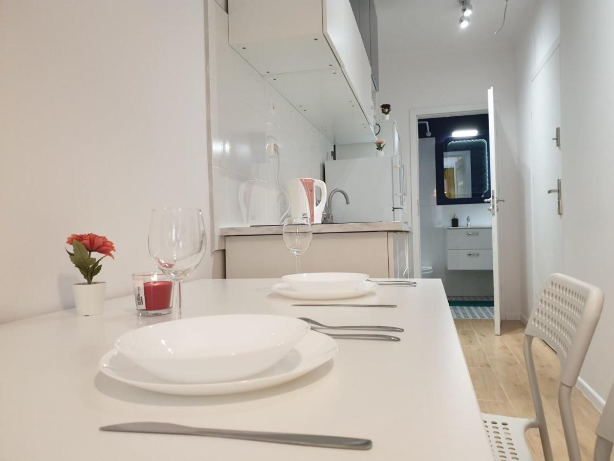 Stadion Narodowy Unit Apartmentmini Super Lokalizacja Przy Metro Ministudio With Private Banthroom Apartment *