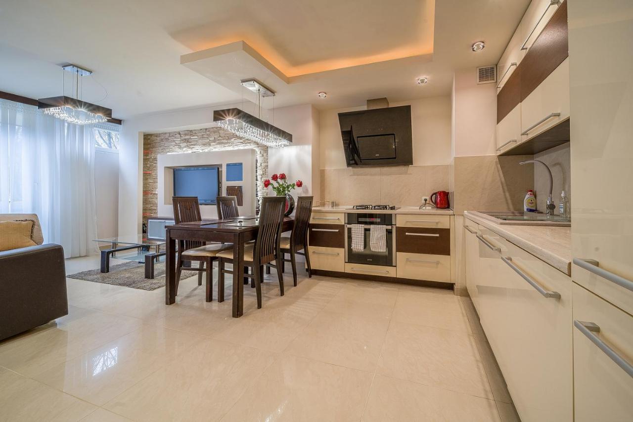 Modern & Central- Golden Apartments - City Center