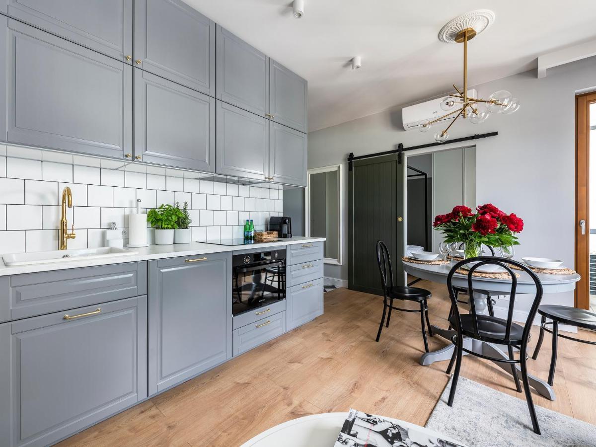 Apartment Yoursecondflat Grzybowska Metropoint