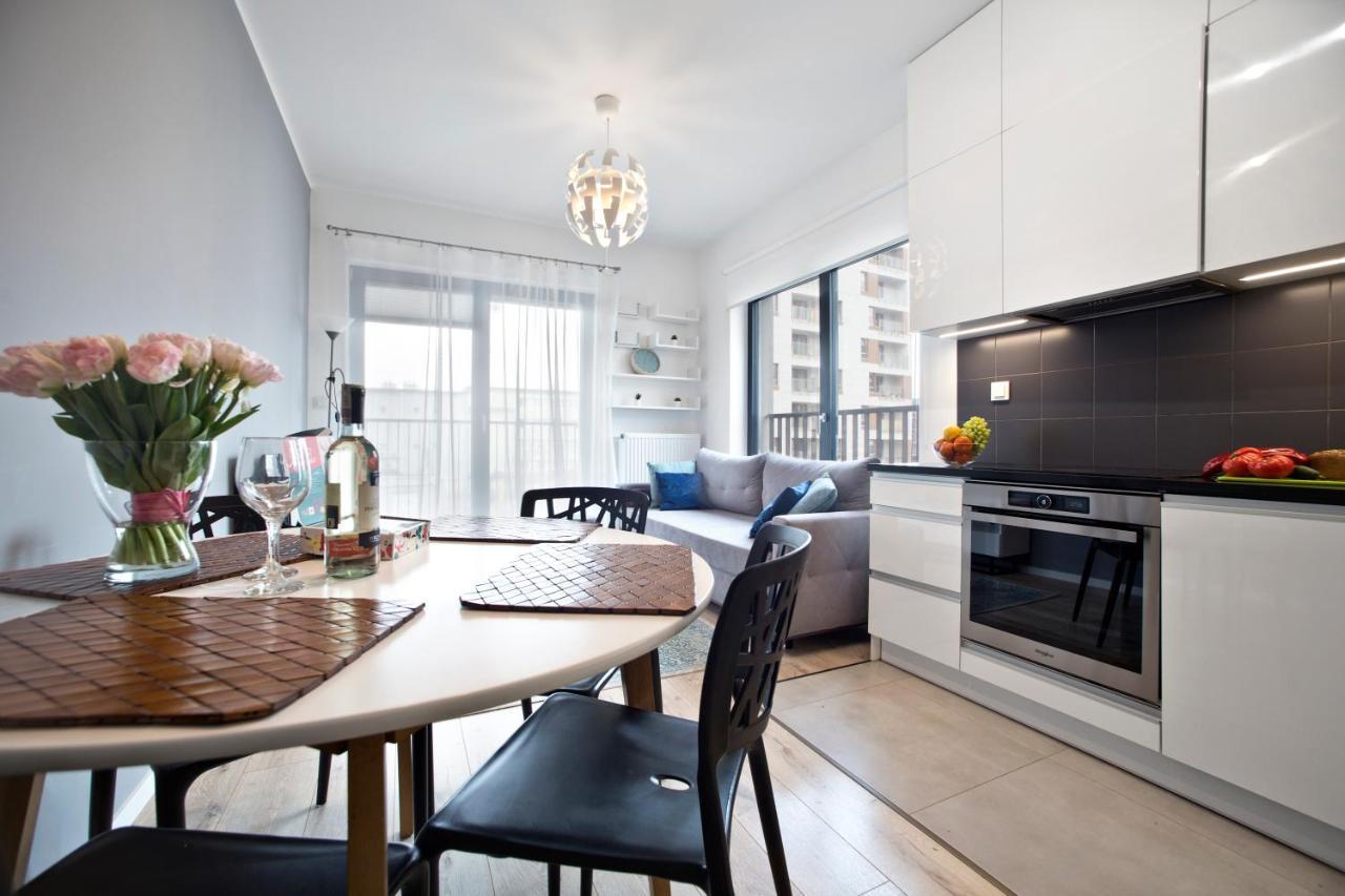 2 Bedrooms Przasnyska P&o Serviced