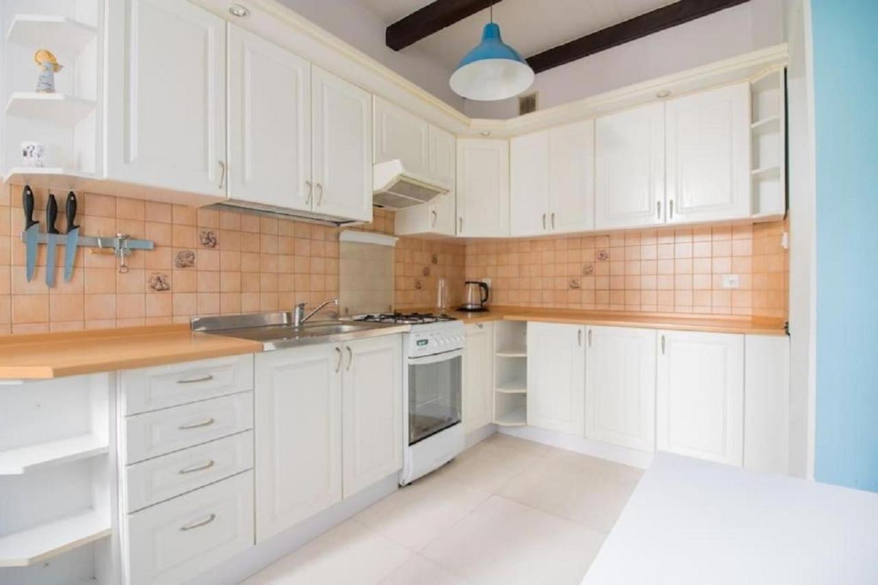 Big&Comfy- Golden Apartments- Old Town Apartment *