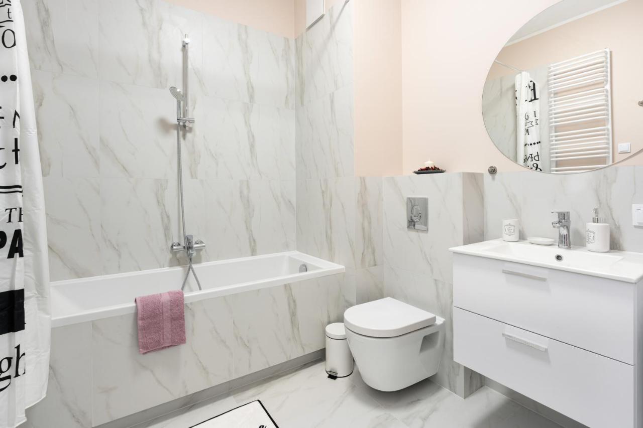 Apartment Superapart Aignera 4, Family Friendly Oasis Warsaw
