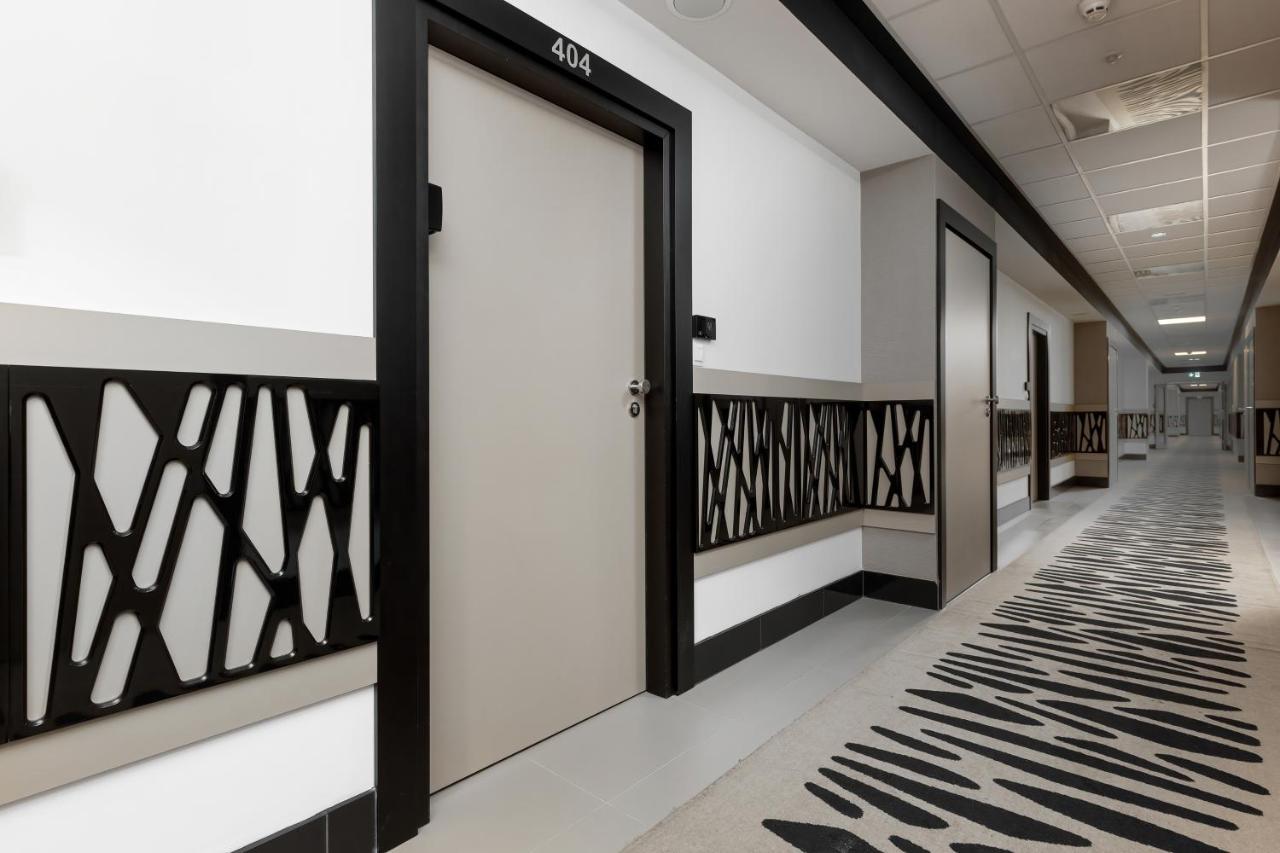 By Renters * Warsaw