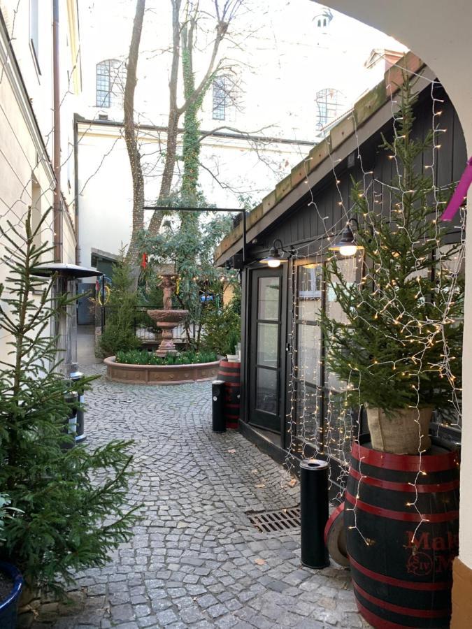 Adele Old Town *