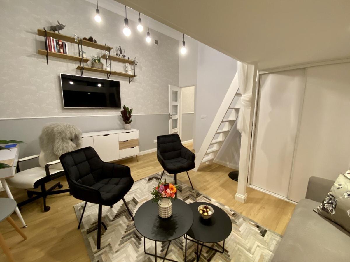 Adele Old Town Apartment