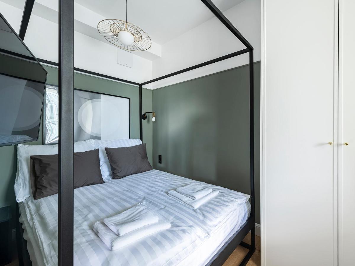 Apartment Yoursecondflat Grzybowska Metropoint Warsaw