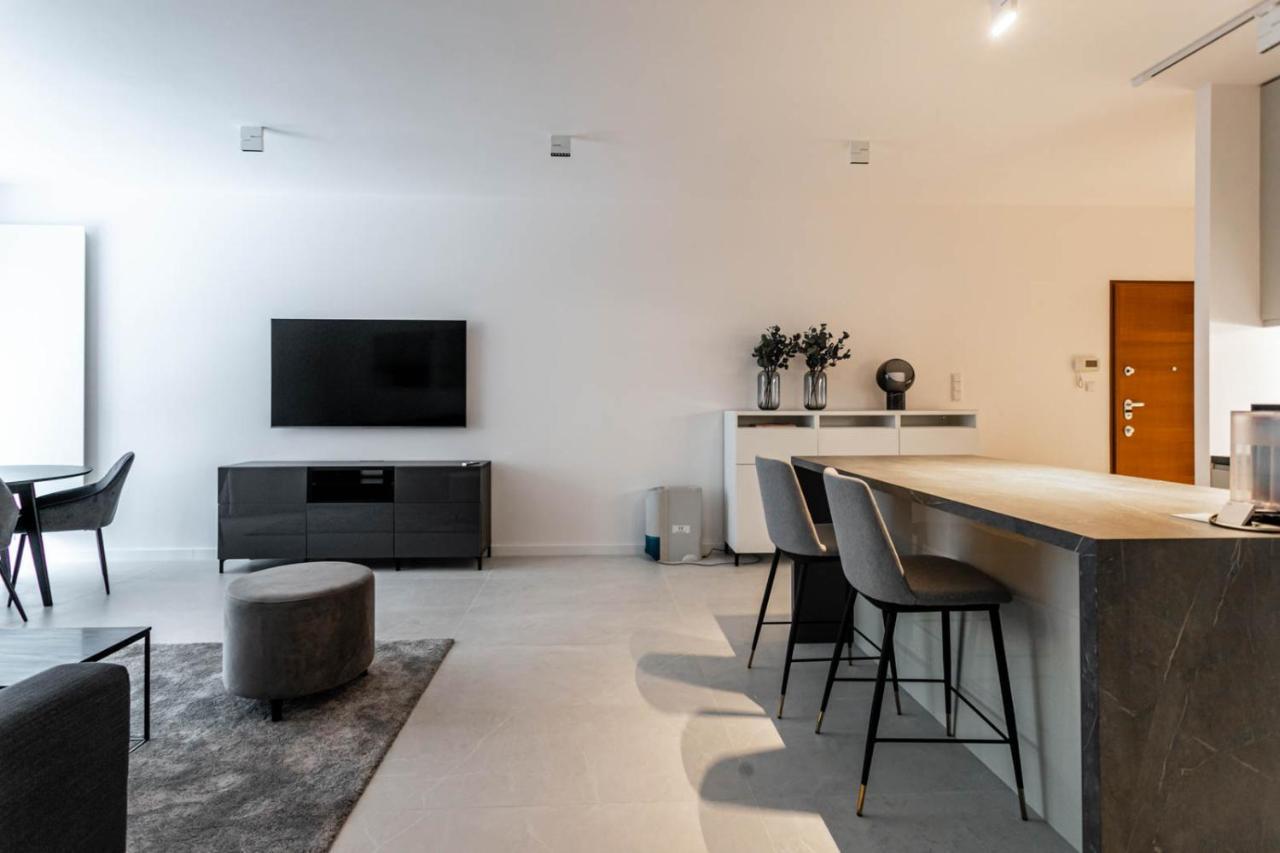Grzybowska 4 Apartament *