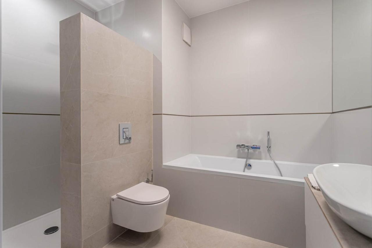 Apartament Grzybowska 4 *
