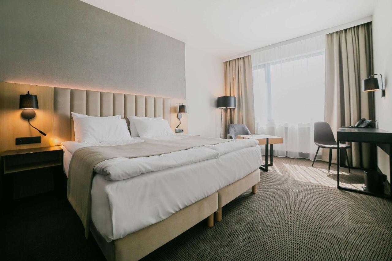 Hotel East