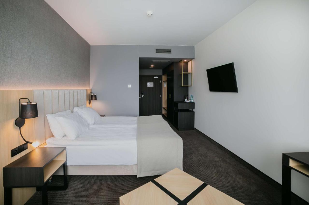 Hotel East