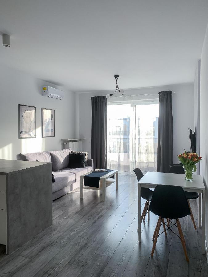Apartment Wygodny Apartament Mokotow Sluzewiec Ul Cybernetyki *