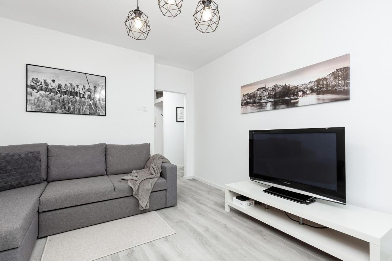 Studio Center Zlota Street By Renters