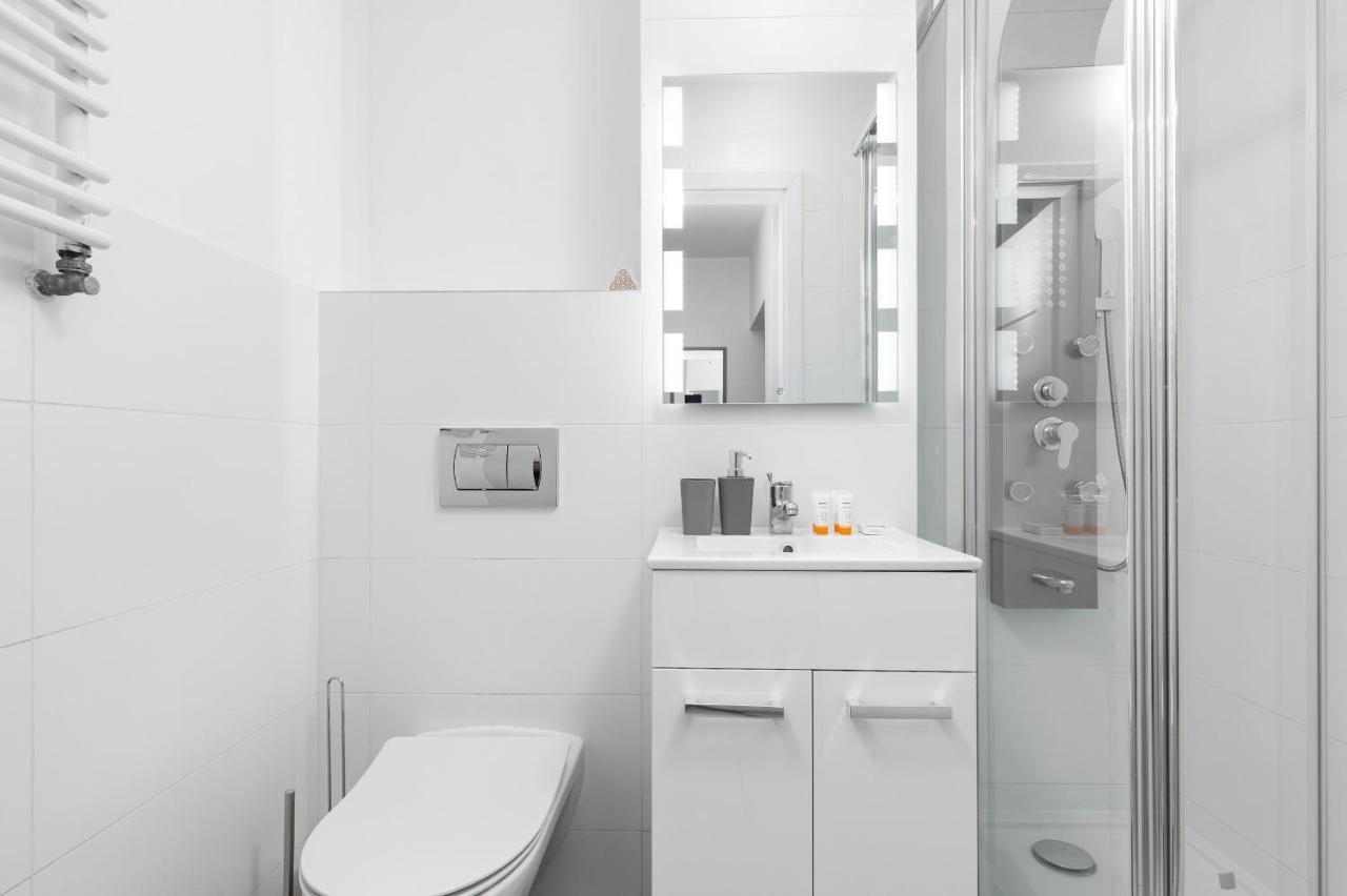 Studio Center Zlota Street By Renters Varsóvia