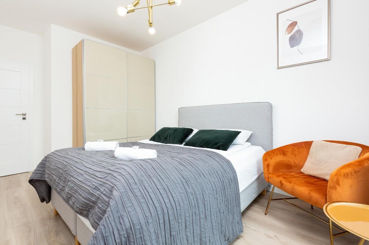 Metro Plocka Exquisite By Renters Apartment Warsaw
