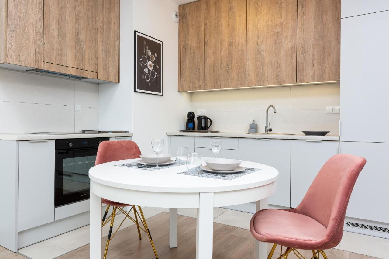 Metro Plocka Exquisite By Renters Apartment Warsaw