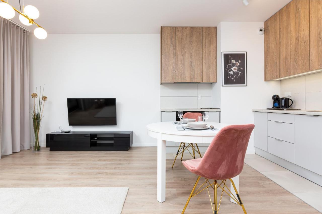 Metro Plocka Exquisite By Renters Apartment Warsaw