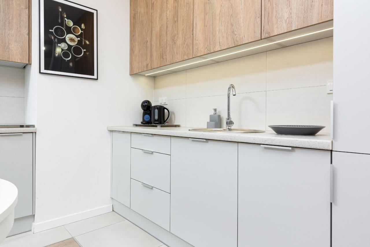Apartment Metro Plocka Exquisite By Renters