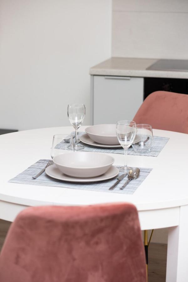 Metro Plocka Exquisite By Renters *