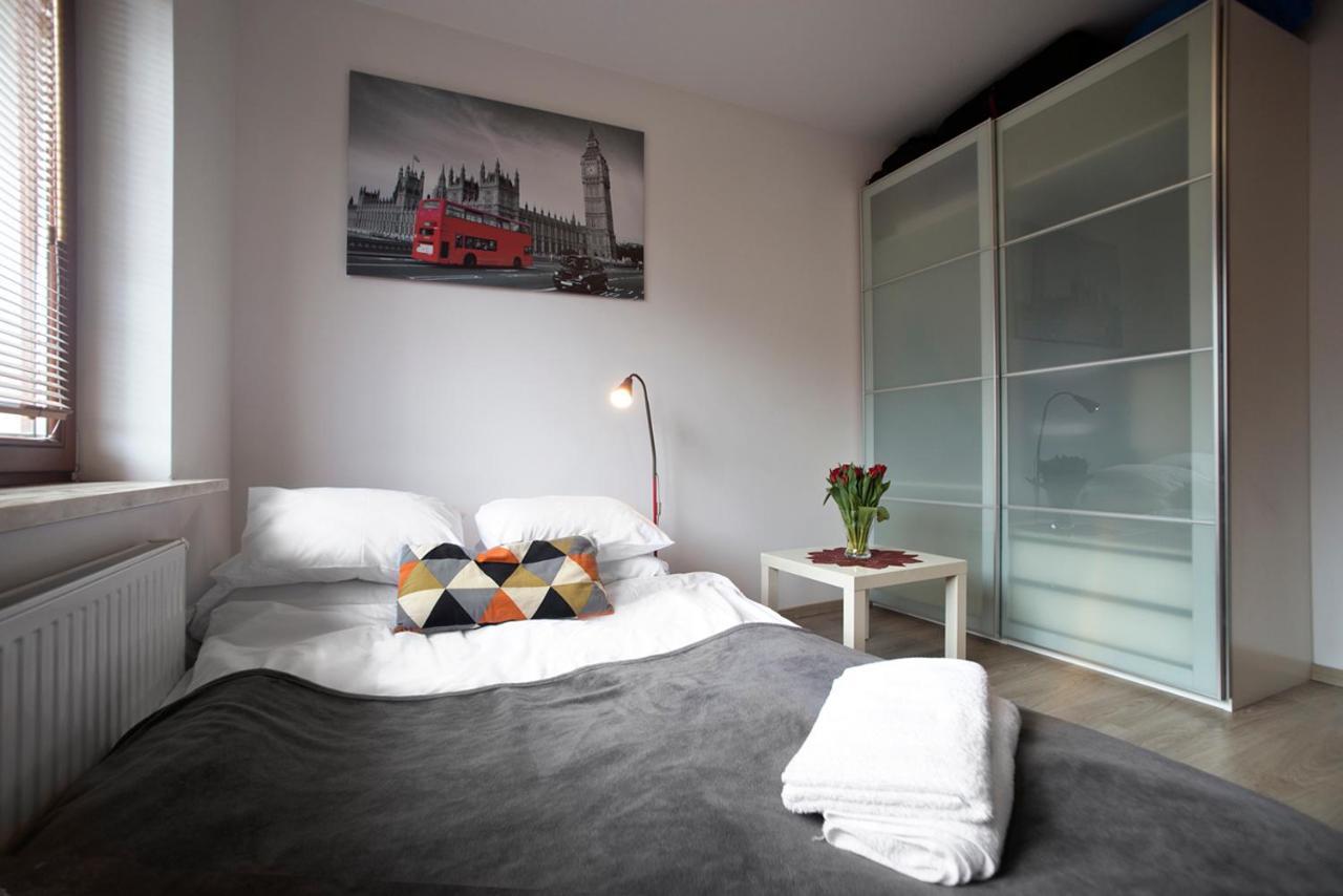 Airport Okecie Klobucka P&o Serviced Apartament *