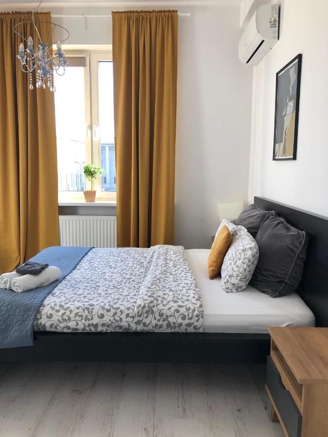 Palm Aparts Apartment