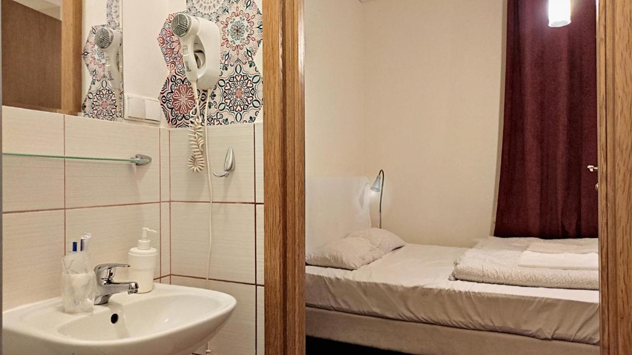 Bed & Breakfast Helvetia - Private And *