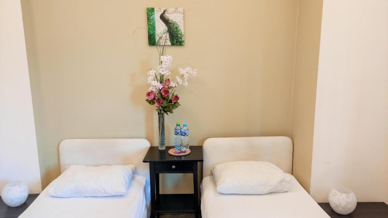 Bed & Breakfast Helvetia - Private And