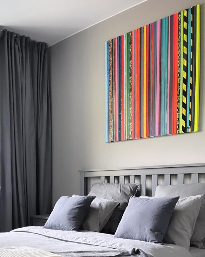 Grey House Apartment *