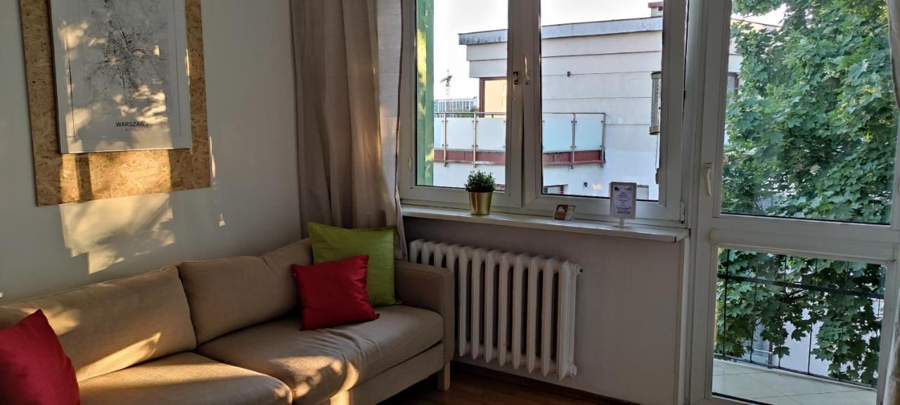Labo Metro Wierzbno Apartment *