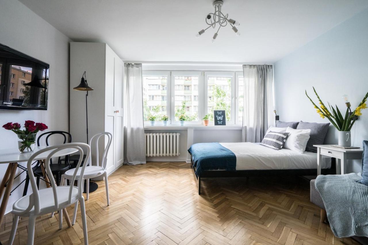 New In Fancy Neighborhood Apartment